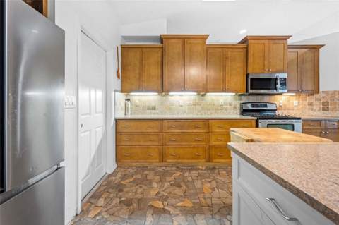 9354 Mississippi Run, Weeki Wachee FL - photo 20 of 78