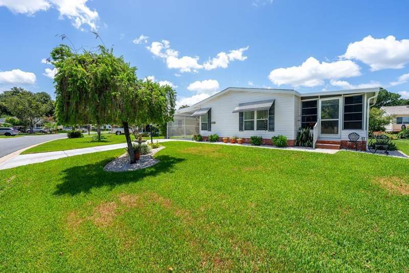 2 bedroom Manufactured Home at 1226 Pompano Lane, Lady Lake Orange Blossom Gardens Unit 12, Lady Lake — photo 4