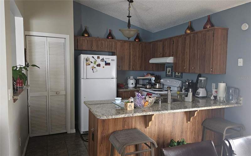 2 bedroom Single Family Residence at 9906 SURREY RIDGE ROAD, SURREY RIDGE, ORLANDO — photo 5