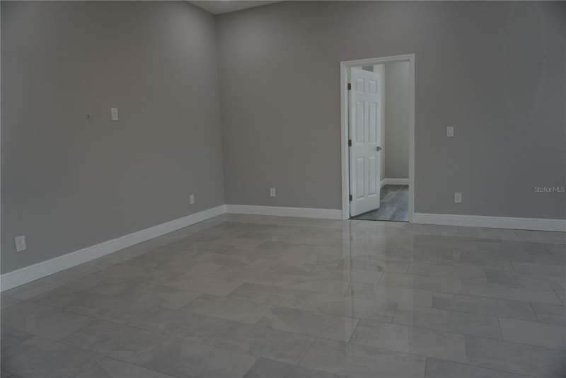 4 bedroom Single Family Residence at 12572 Tree Street, Tree Land Park, Largo — photo 3