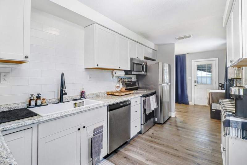 3 bedroom Single Family Residence at 11110 Hackney Drive, Happy Acres Sub 1 S, Riverview — photo 5
