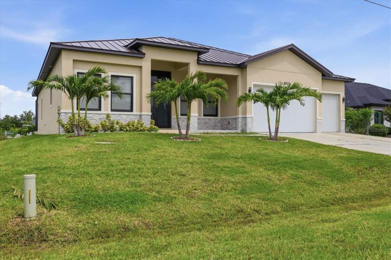 4 bedroom Single Family Residence at 9222 Rosebud Circle, Port Charlotte Sec 081, Port Charlotte — photo 4