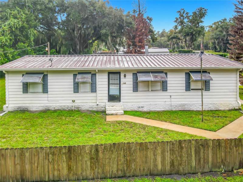 3 bedroom Manufactured Home at 2149 Edgewater Canal Road, New Smyrna Beach, New Smyrna Beach — photo 4