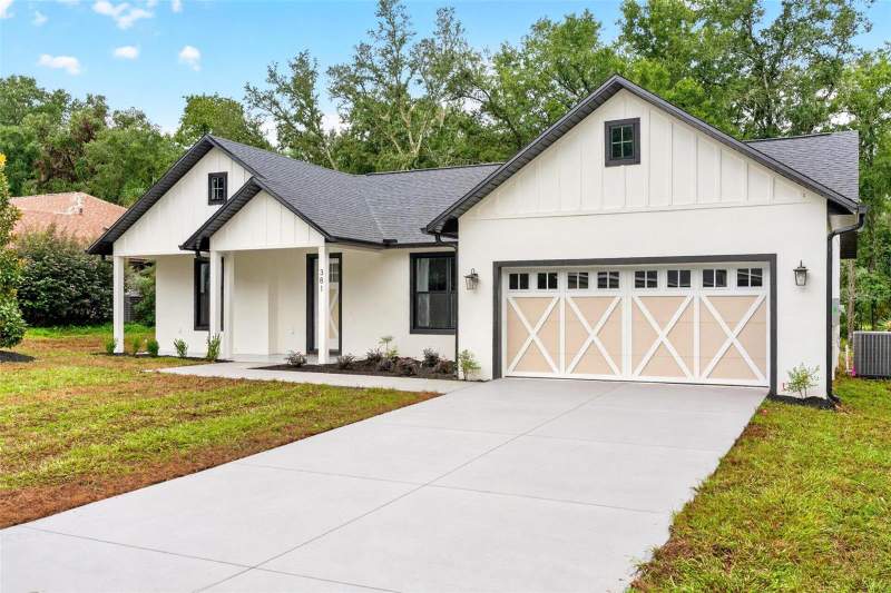 3 bedroom Single Family Residence at 381 Carriage Lane, Lady Lake Crestwood Manor, Lady Lake — photo 3