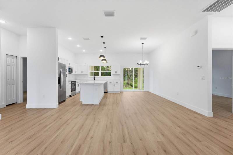 3 bedroom Single Family Residence at 33 Fisher Place, Silver Spgs Shores Un 35, Ocklawaha — photo 5