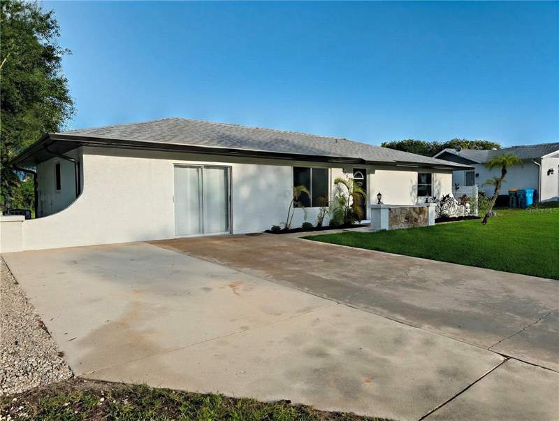 3 bedroom Single Family Residence at 2152 Basin, Port Charlotte Sec 18, Port Charlotte — photo 4