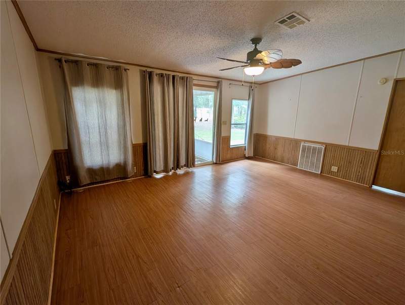 2 bedroom Manufactured Home at 12180 NE 238th Terrace, Non-Sub, Salt Springs — photo 3