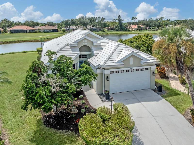 565 FALLBROOK DRIVE home for sale in Venice Golf & Country Club