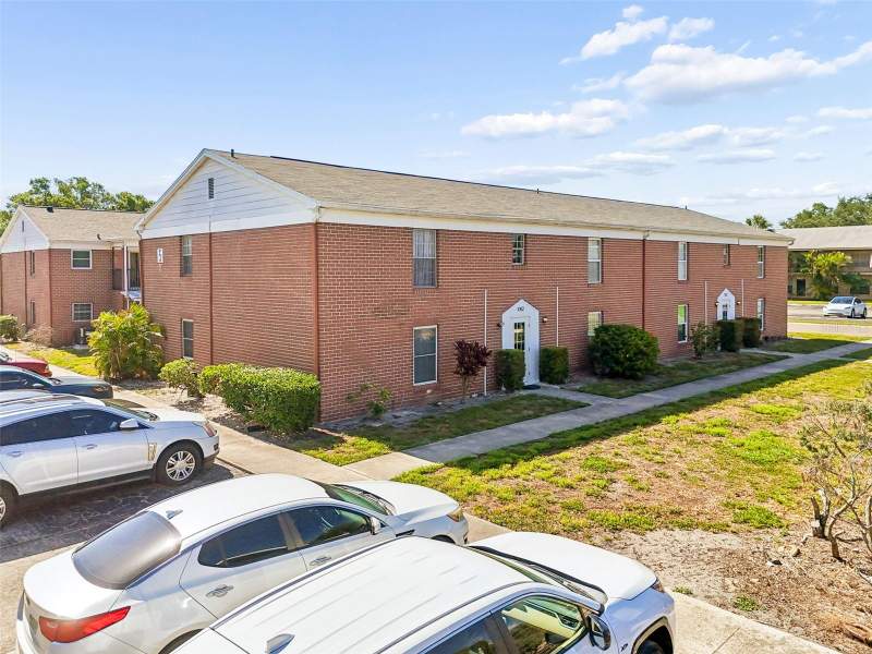 1 bedroom Condominium at 1062 85TH TERRACE #A, JAMESTOWN CONDO, ST PETERSBURG — photo 3