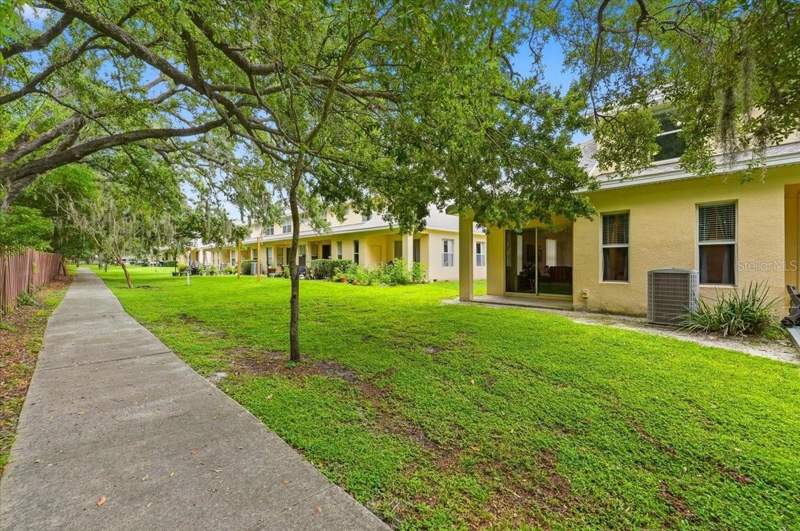 3 bedroom Townhouse at 2446 Temple Grove Lane, Donegan Twnhms, Kissimmee — photo 2