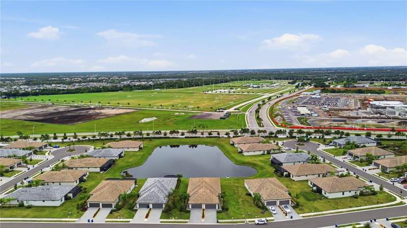 2 bedroom Single Family Residence at 15606 Sunny Day Drive, Lorraine Lakes Ph Iia, Bradenton — photo 3