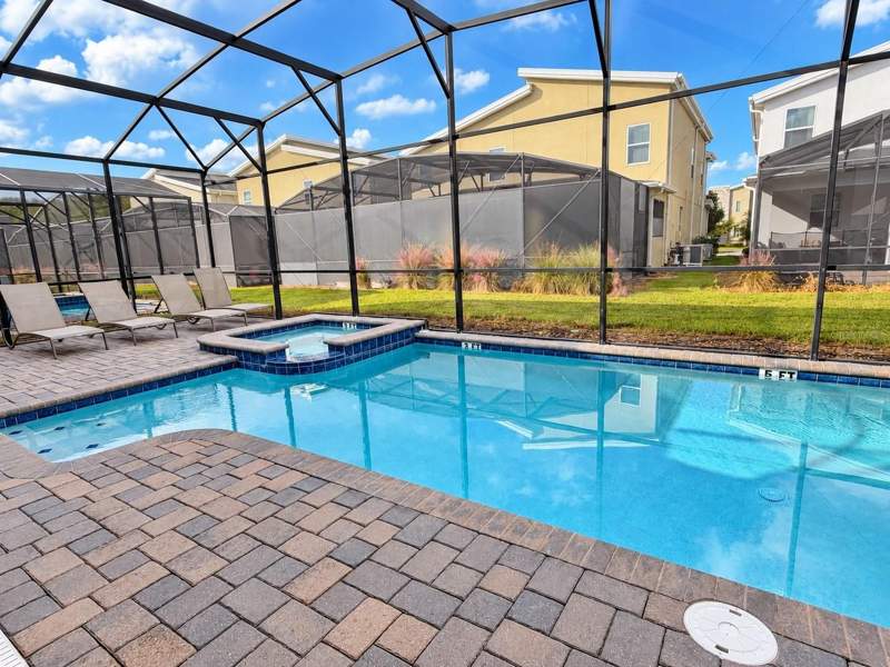 7 bedroom Single Family Residence at 4553 Target Boulevard, Storey Lake II, Kissimmee — photo 3