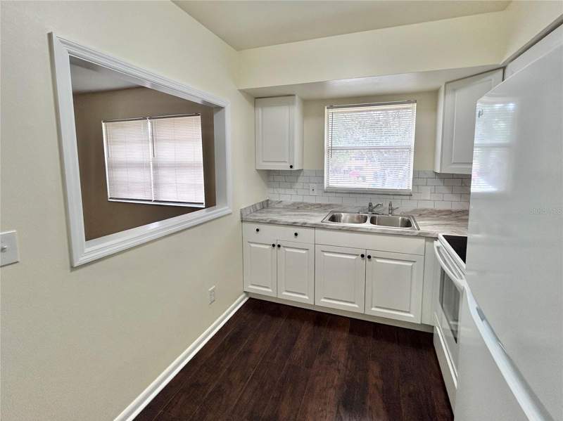 2 bedroom Condominium at 4455 38th Terrace #B12, Golden Gate Condo, St Petersburg — photo 4