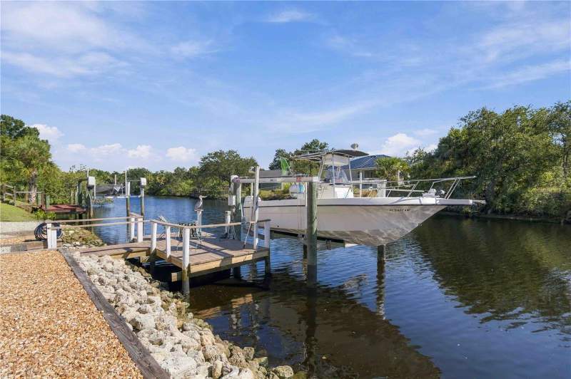 3 bedroom Single Family Residence at 17341 Robinson Avenue, Port Charlotte C Sec 44, Port Charlotte — photo 4