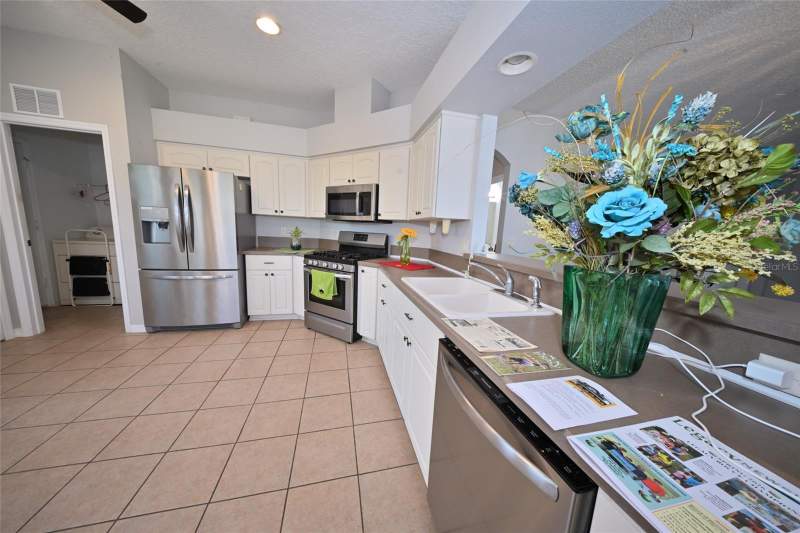 3 bedroom Single Family Residence at 27326 Orchid Glade Street, Leesburg Legacy Unit 03 Lt 259, Leesburg — photo 5