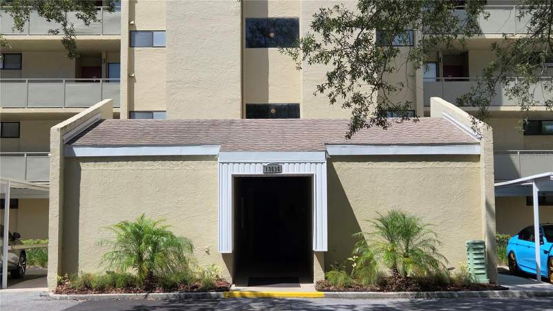 2 bedroom Condominium at 13626 Greenfield Drive #201, Carrollwood Village Greenfield, Tampa — photo 5