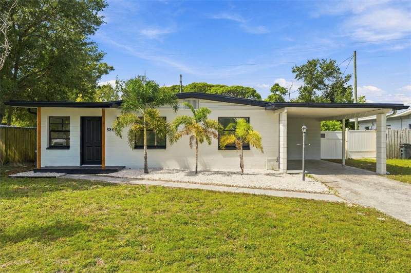 3 bedroom Single Family Residence at 8862 Robin Road, Cross Bayou Estates 2nd Add, Seminole — photo 3