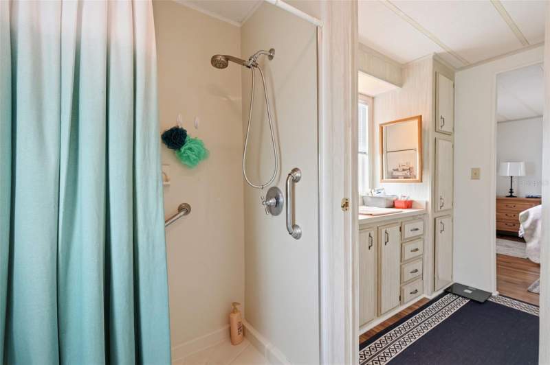 2 bedroom Manufactured Home at 2049 Manoa Drive, Lake Conley Mhp, Holiday — photo 5