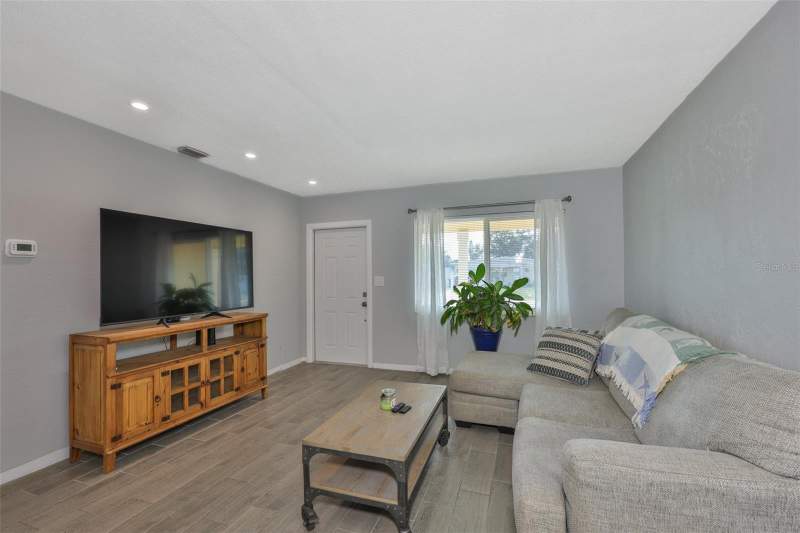 2 bedroom Single Family Residence at 3242 Kingston Street, Golden Crest, St Petersburg — photo 5