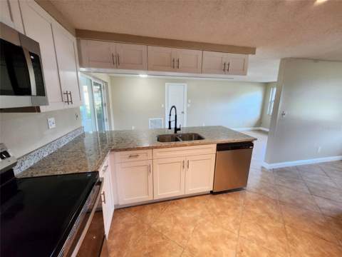 7146 Carmel Avenue, New Port Richey FL - photo 12 of 39
