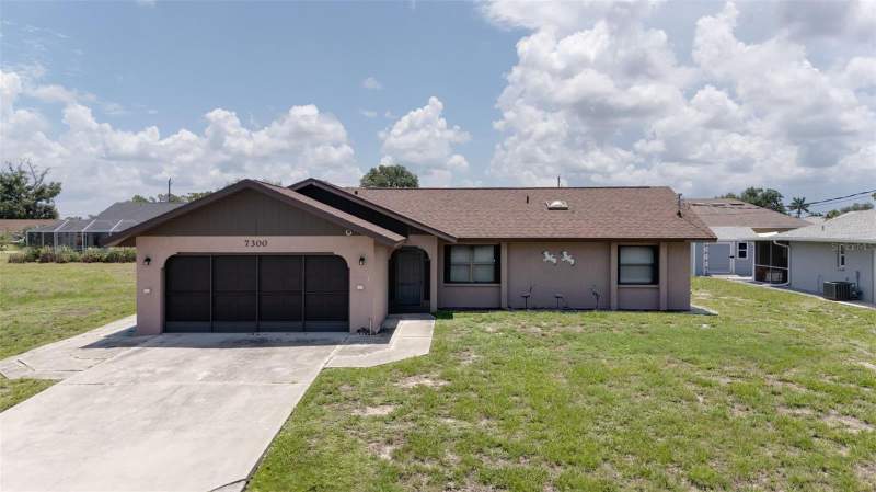 2 bedroom Single Family Residence at 7300 Beardsley Street, Port Charlotte Sec 064, Englewood — photo 2