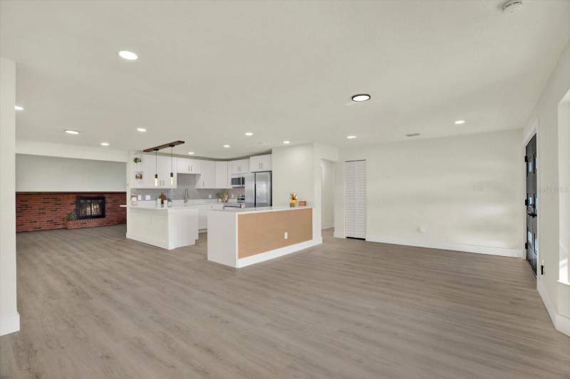 3 bedroom Single Family Residence at 720 Sailfish Drive, Brandon Tradewinds Add, Brandon — photo 4