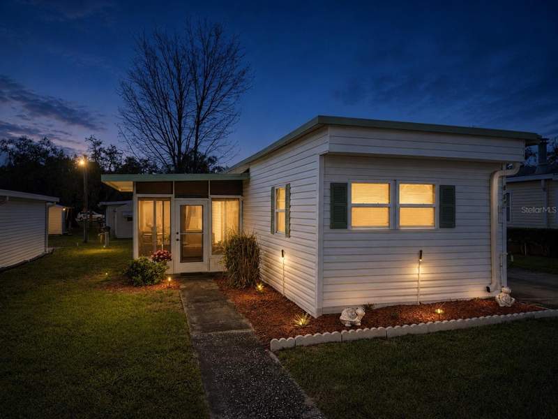 2 bedroom Mobile Home at 637 Misti Drive, Bonfire Mobile Home Village Sub, Leesburg — photo 2