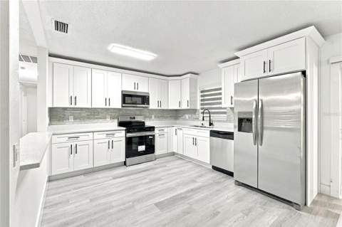 7245 Hylan Street, Zephyrhills FL - photo 14 of 49