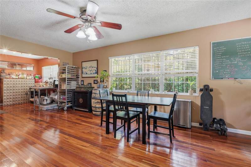 2 bedroom Single Family Residence at 12922 N Albany Avenue, Tampas North Side Cntry Cl, Tampa — photo 4