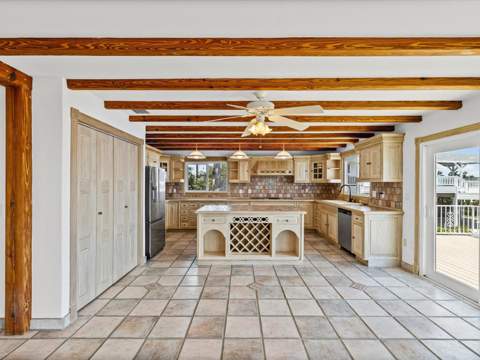 1647 Sea Breeze Drive, Tarpon Springs FL - photo 11 of 79