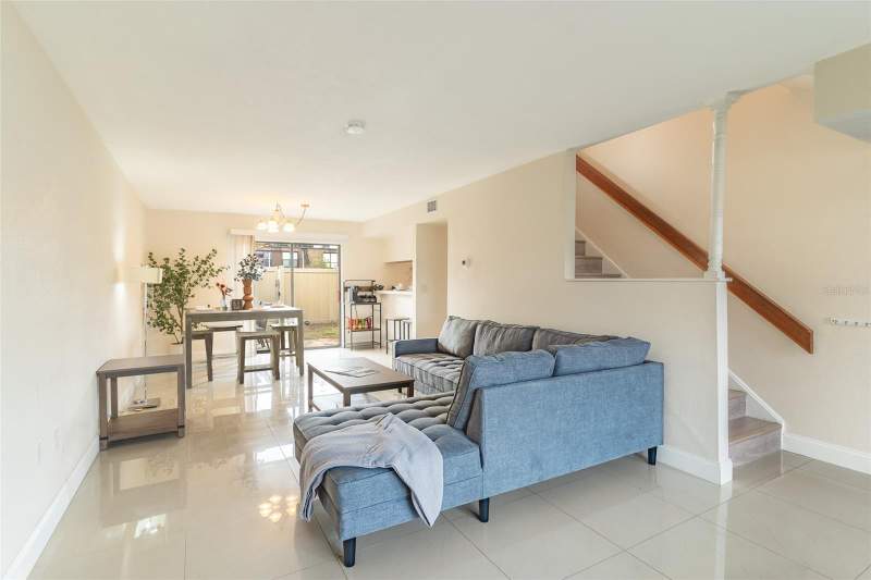 4 bedroom Townhouse at 1836 N Crystal Lake Drive #104, Grovethe, Lakeland — photo 3