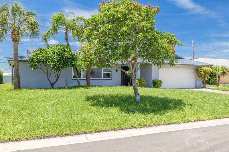 4 bedroom Single Family Residence at 8960 140th Street, Oakhurst Park 1st Add, Seminole — photo 2