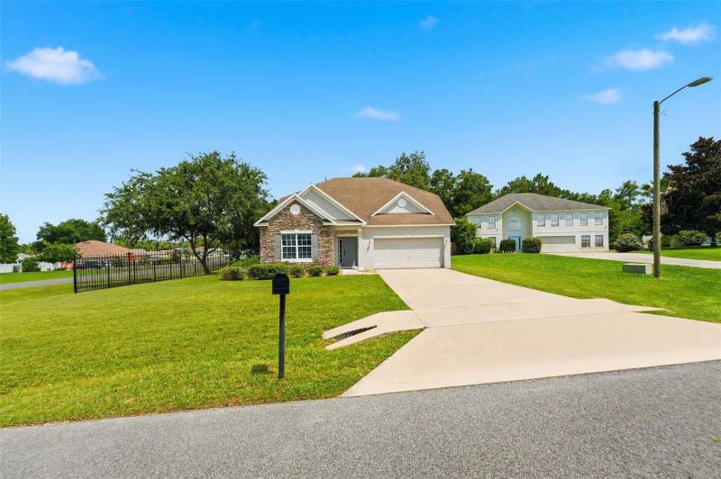 5 bedroom Single Family Residence at 11661 SW 56th Terrace, Kingsland Country Estates, Ocala — photo 3