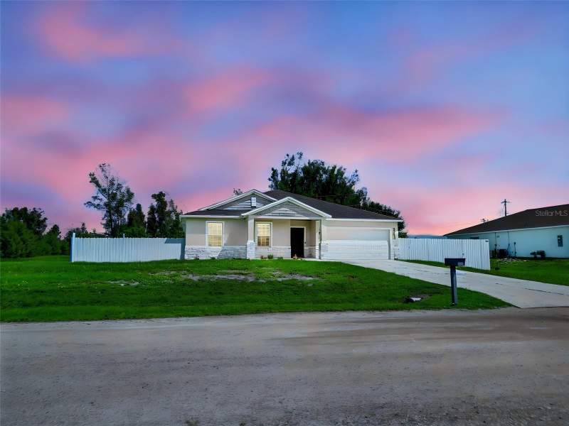4 bedroom Single Family Residence at 805 Whispering Pines Road, Whispering Pines, Cape Coral — photo 1