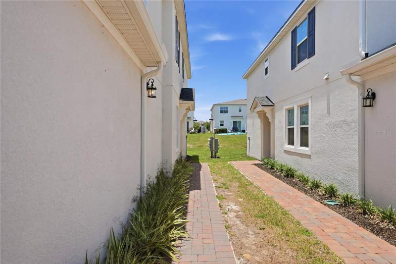 3 bedroom Townhouse at 1122 Seaside Mist Trail, Soleil At Westside, Kissimmee — photo 3