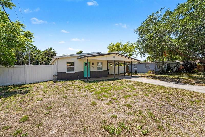 4 bedroom Single Family Residence at 9346 89th Ave, Clearwood Sub 6th Add, Seminole — photo 2