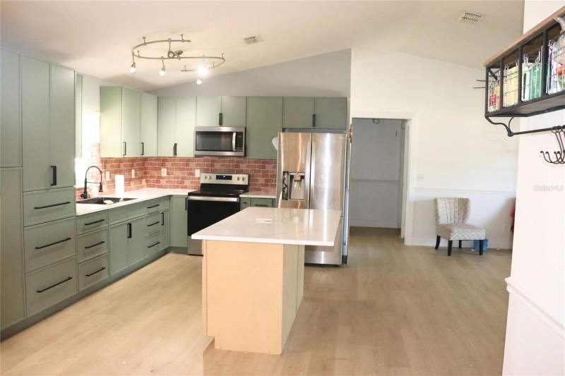 3 bedroom Single Family Residence at 80 Juniper Trail Loop, Silver Spgs Shores Un 25, Ocala — photo 4