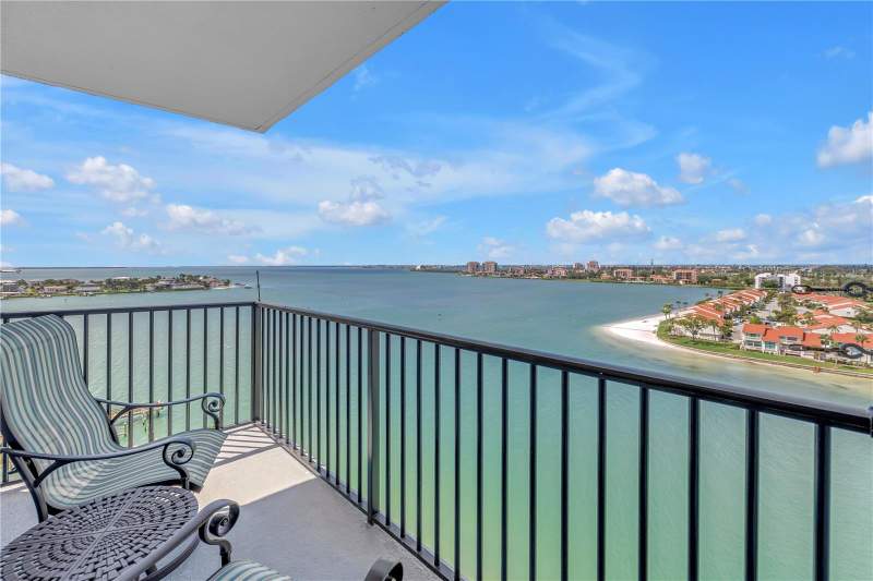2 bedroom Condominium at 5220 Brittany Drive #1202, Bayway Isles Point Brittany Five, St Petersburg — photo 2