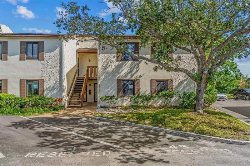 Peppertree Lake Condo