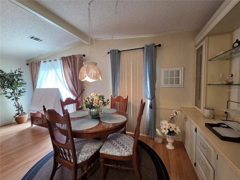 2 bedroom Manufactured Home at 4157 71st Lane #14, Magnolia Manor Mobile Home Park Unrec, St Petersburg — photo 5