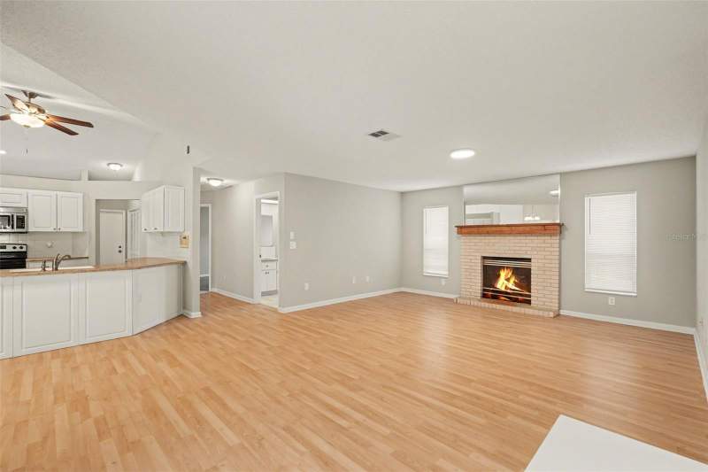 3 bedroom Single Family Residence at 9389 Fox Hollow Lane, Glen Lakes Ph 1, Weeki Wachee — photo 4