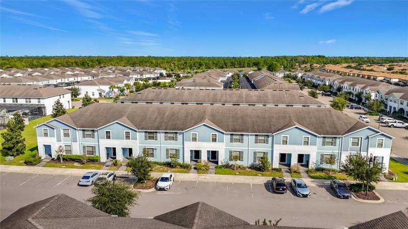 5 bedroom Townhouse at 2415 Dubai Street, Windsor At Westside Ph 3, Kissimmee — photo 4