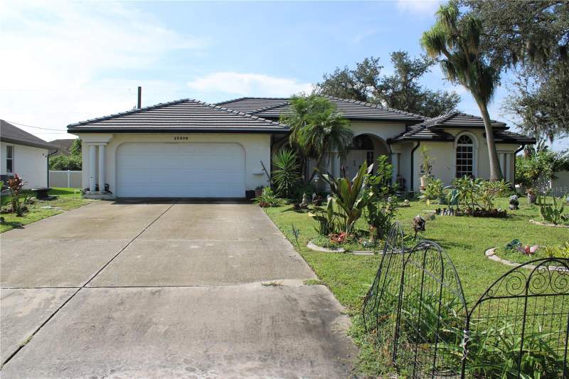 3 bedroom Single Family Residence at 22309 Peachland Boulevard, Port Charlotte Sec 051, Port Charlotte — photo 2