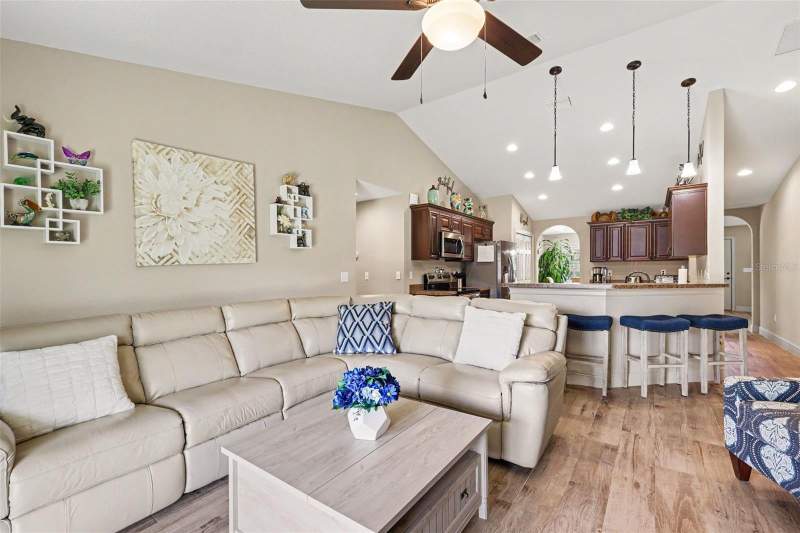 3 bedroom Single Family Residence at 4 Malauka Radial Pass, Silver Spgs Shores, Ocklawaha — photo 4