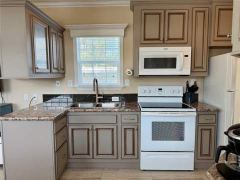 699 Cindi Avenue, Leesburg FL - photo 10 of 33