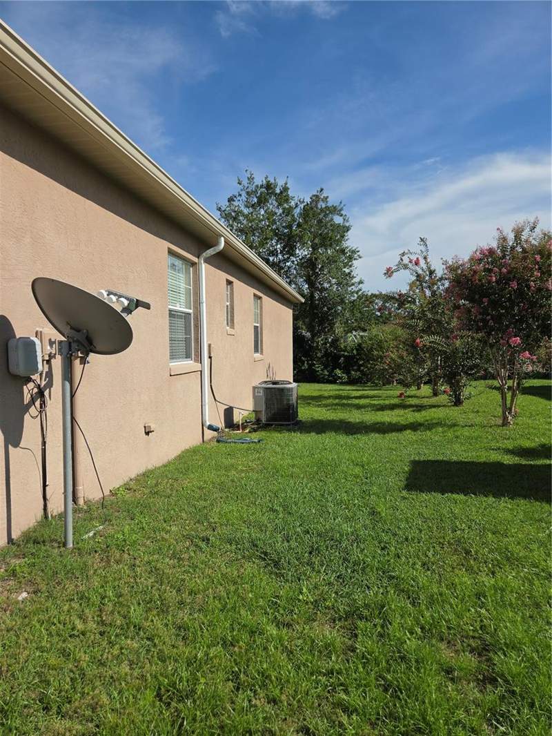 4 bedroom Single Family Residence at 7957 SW 103rd Loop, Hidden Lake Unit IV, Ocala — photo 4
