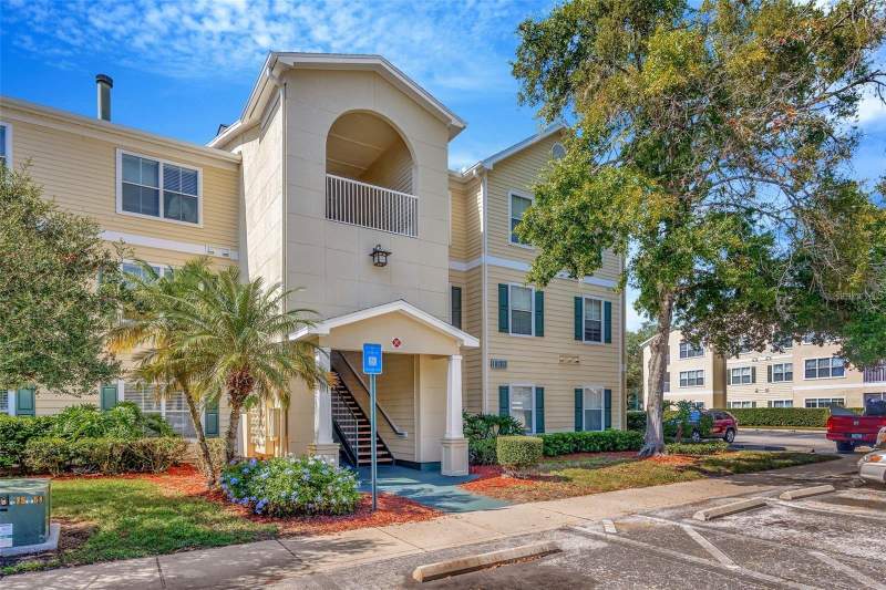 18281 BRIDLE CLUB DRIVE home for sale in Equestrian Parc At Highwoods P