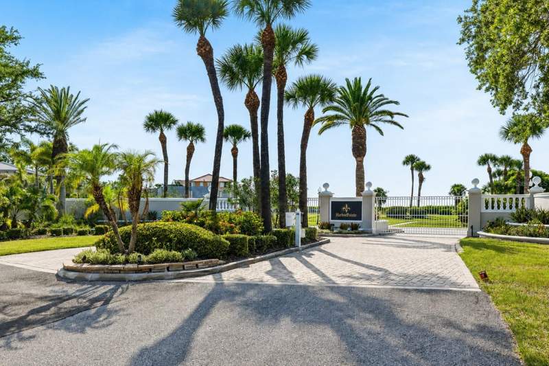 4 bedroom Single Family Residence at 4631 Harborpointe Drive, Harborpointe, Port Richey — photo 2
