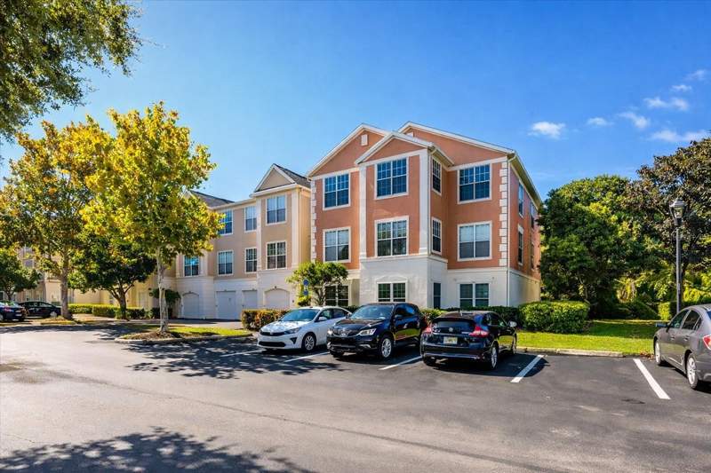 2 bedroom Condominium at 12849 Madison Pointe Circle #307, Discovery Palms, Orlando — photo 2