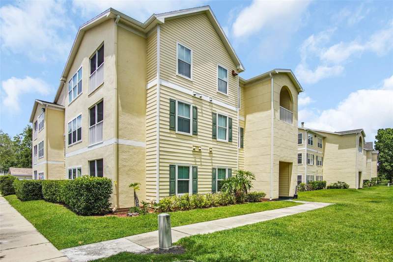 18245 BRIDLE CLUB DRIVE home for sale in Equestrian Parc At Highwoods P
